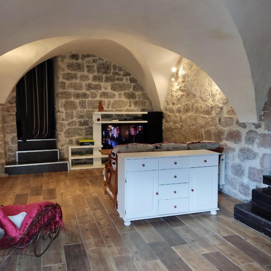 Maison Pierre Et Voute Au Coeur Du Village 발라주크 외부 사진